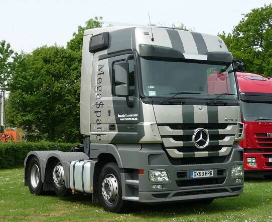 Soubor:Rossetts Commercials Mercedes-Benz Actros cab GX58 HRR.JPG