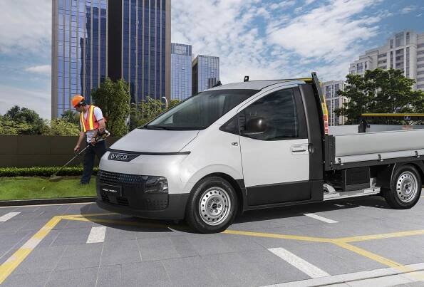 Nové Iveco eMoovy přijíždí jako elektrický Hyundai Staria v montérkách