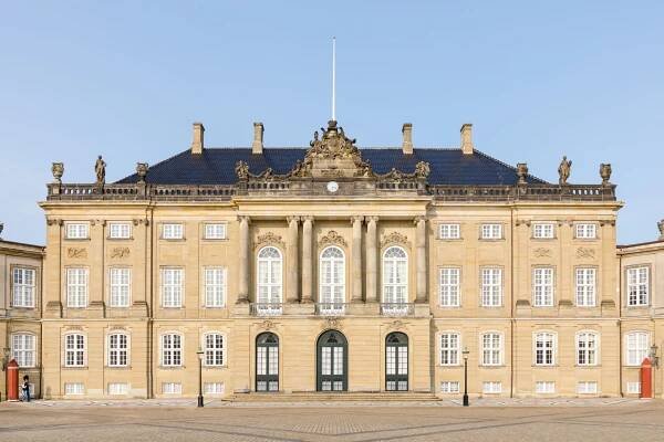 Amalienborg | Accidentally Wes Anderson