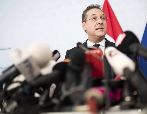V Rakúsku budú predčasné voľby, kancelár Kurz ukončil vládnu koalíciu s FPÖ