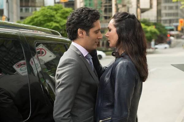 Continuum - Zero Hour - Z filmu - Stephen Lobo, Kyra Zagorsky
