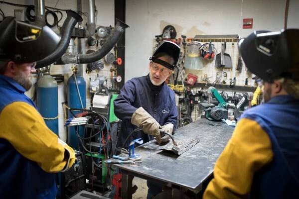 The Challenge of Running a Community Makerspace - Make: