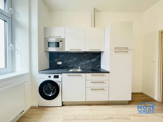 Pronájem bytu 2+kk 35 m², Kotkova, Plzeň - Jižní Předměstí