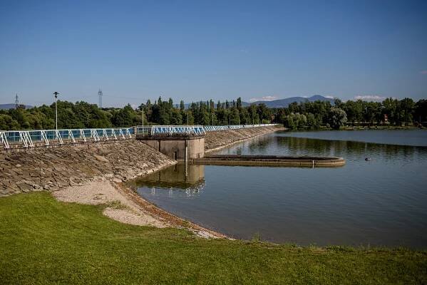 PODÍVEJTE SE: Tak to vypadá na Olešné: aquapark i kemp v obležení návštěvníků