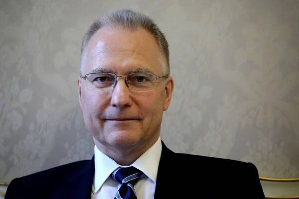 Šéf BIS varoval před vstupem Číny do českých telekomunikací. „Mohla by získat obrázek o životě každého z nás,“ řekl