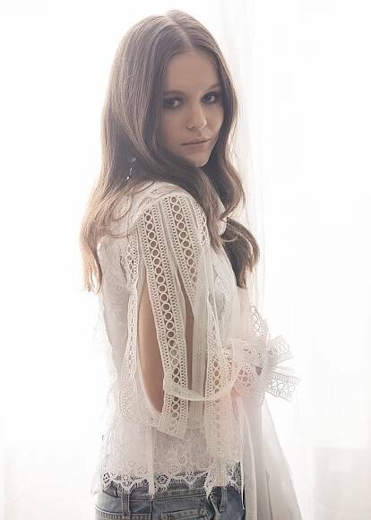 Regard Magazine Izabela Vidovic