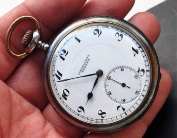 Vojenské Hodinky Eterna Chronometr  Funkční Pěkné  - Starožitnosti