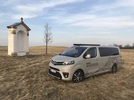 Obytný vůz nemusí být vždy obrovský. Podívejte se na malé dodávky, se kterými můžete kempovat