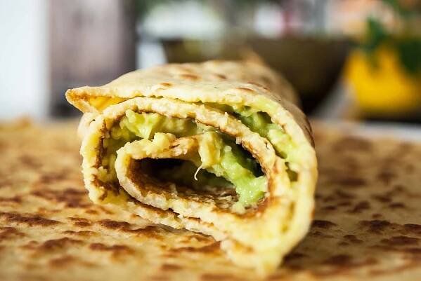 avokadove quacamole v palacince