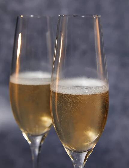 Delacourt Champagne & Glasses Gift