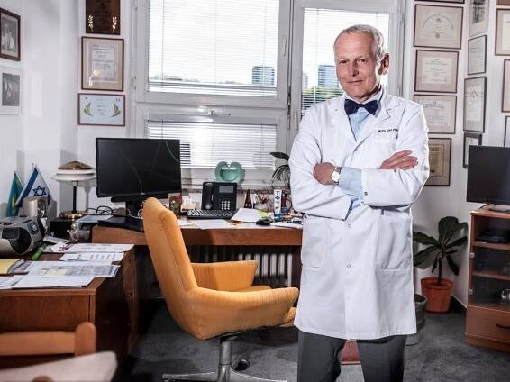 Uznávaný kardiochirurg prof. MUDr. Jan Pirk: Vánoční stres? Existuje jen jeden lék!