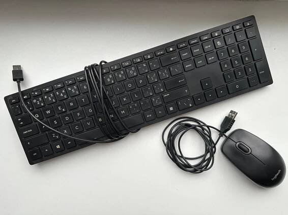 Set klávesnice HP + myš Logitech (drátové, USB)