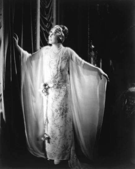 Edna Purviance - Dáma z Paříže - Promo