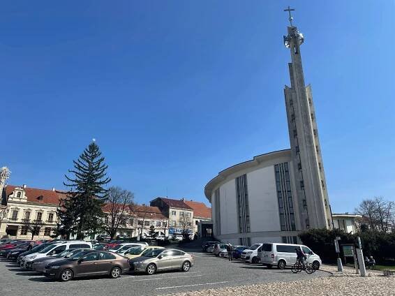 Město Hustopeče se chystá rozšířit parkovací prostor pro Slavnosti mandloní a vína