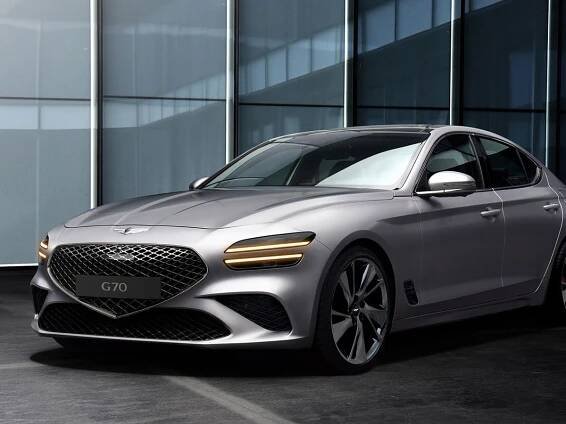 Genesis G70 má za sebou facelift. Také korejský konkurent BMW 3 má rozdělená světla
