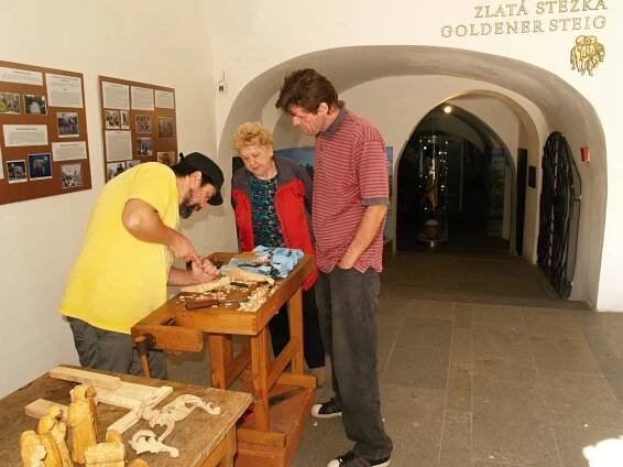 13.10. 2018 Umělecký řezbář Martin Patras - akce | Prachatické Muzeum