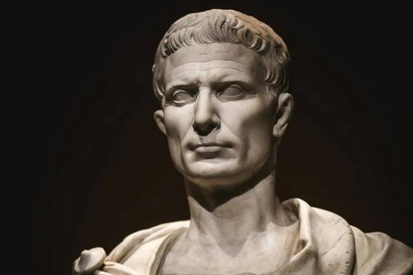 Gaius Julius Caesar | foto: Sam Szuchan,  Unsplash,  Licence Unsplash