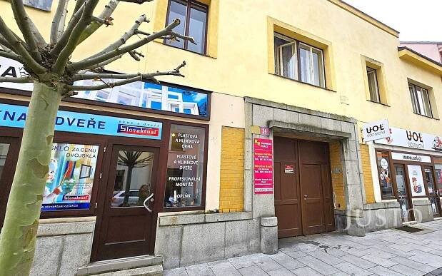 Sklady, třída Národní svobody, Písek, 34 m²