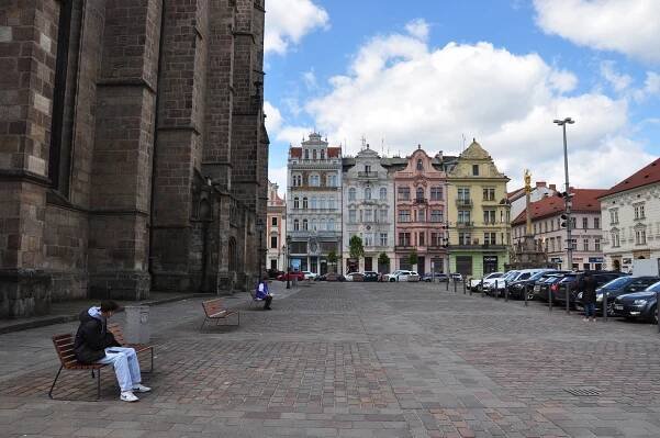 Plzeň chce přívětivější náměstí. Přibudou stromy a předzahrádky