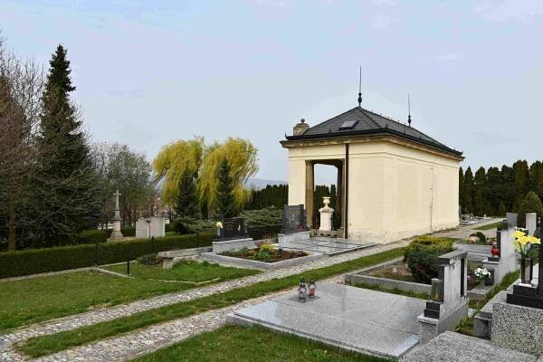 Jeseník nad Odrou | Detail hřbitova | Databáze historických hřbitovů