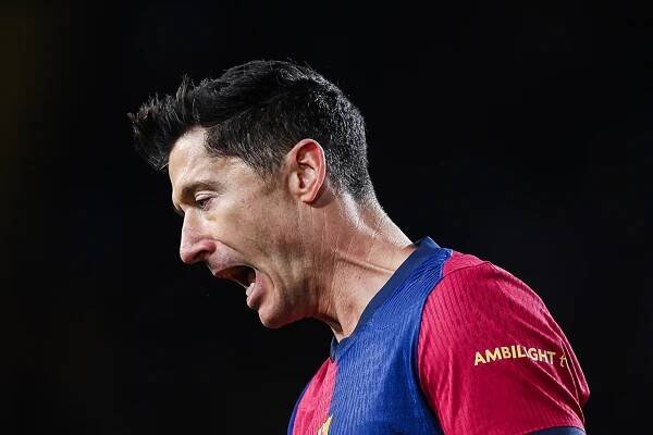 Barcelona musí začít pouť za obhajobou titulu bez Lewandovského. Snajpra trápí stehno