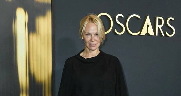 Pamela Anderson na udílení cen Governors