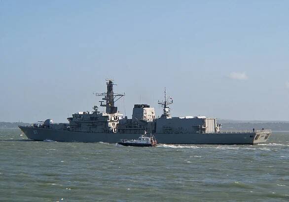 Soubor:Almirante Lynch FF-07 (ex-HMS Grafton F80 BB).jpg – Wikipedie