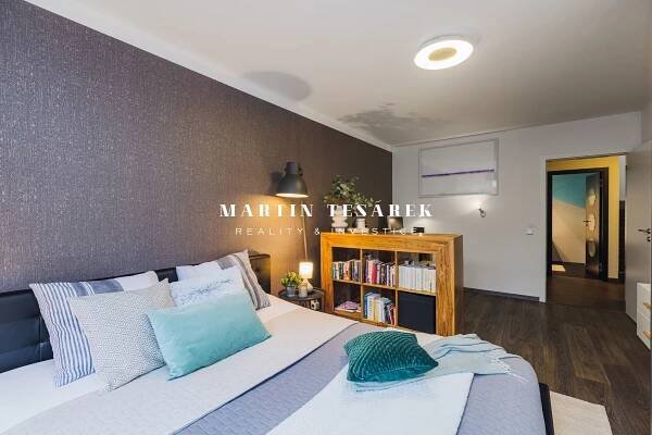 Prodej luxusního mezonetového bytu 3+KK | Praha - Letná