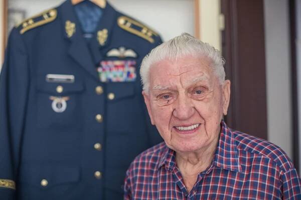 Ve volném čase koukám na sport. Jakýkoliv, prozradil veterán RAF Emil Boček