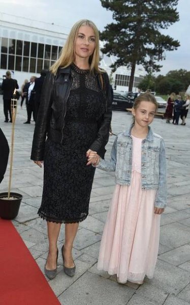Tohle není její manžel: Karla Mráčková si vyšla do společnosti s vousáčem, se kterým ji pojí úzký vztah