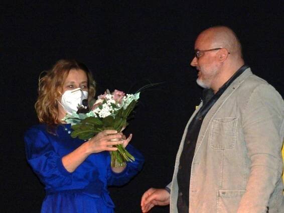 Novinářka Daniela Drtinová pokřtila knihu v čáslavském Dusíkově divadle