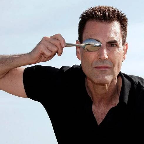 Uri Geller: Spoon Bender