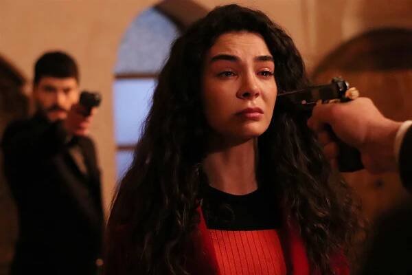 Hercai - Episode 6 - Z filmu - Ebru Şahin