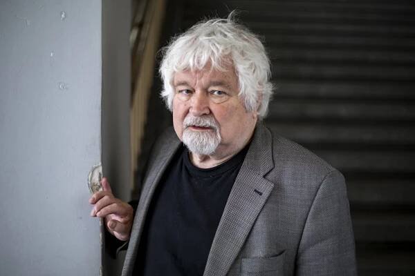 Petr Pithart: Na světě neexistuje tak velké sídlo hlavy státu, jako je Pražský hrad. To si přímo říká, aby tam byl král. Foto: Gabriel Kuchta, Deník N