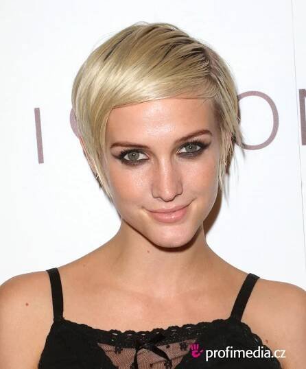 Ashlee Simpson-Wentz - celebrity účes - HappyHair