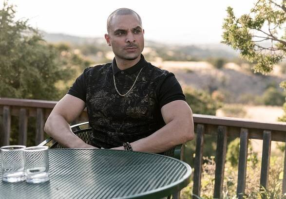 Volejte Saulovi - Neodpustitelné - Z filmu - Michael Mando
