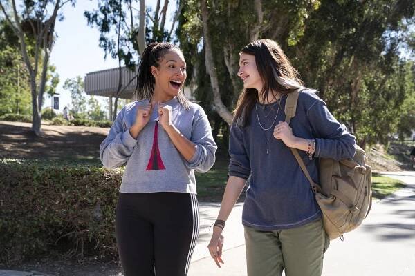 Jednotky vesmírného nasazení - Mark a Mallory jedou do Washingtonu - Z filmu - Tawny Newsome, Diana Silvers