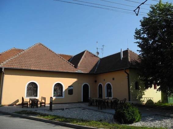 Záměr na pronájem Jadranky včetně venkovní zahrádky - Oficiální stránky obce Šumice