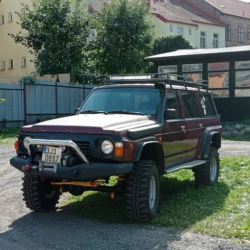 Bazar: prodej Nissan Patrol SUV GR y60 85kW manuál, ojeté, nafta, rok 1990, barva hnědá - Portál řidiče