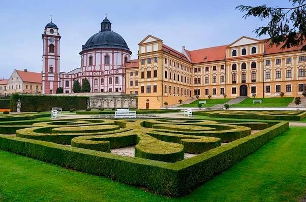 Zámek Jaroměřice nad Rokytnou | 25 km