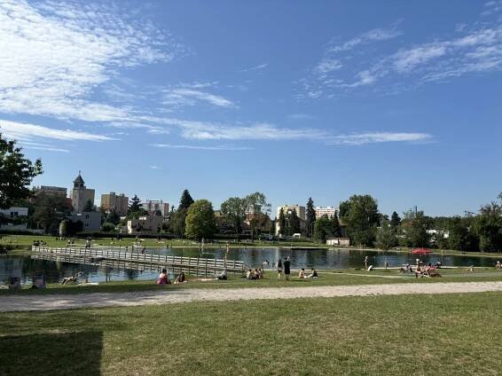 Koupaliště Biotop Lhotka - Praha 4 | Ověřeno rodiči