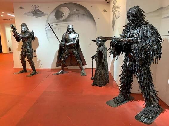 Galerie ocelových figurín Praha - více než 100 úžasných soch