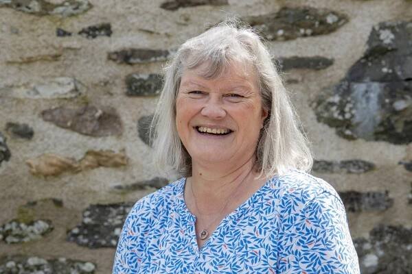 Lynne Staples-Scott