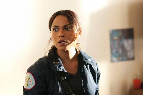 Chicago Fire - Season 1 - Smrt kamaráda - Z filmu - Monica Raymund