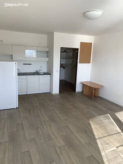 Pronájem bytu 1+kk 35 m², Stradovská, Chlumec