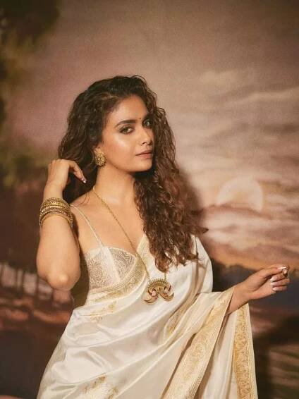 Breathtaking pictures of Keerthy Suresh