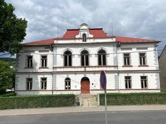 Základní umělecká škola J. Labitzkého - Bečov nad Teplou - Architektonické památky - Městská architektura - Česká republika