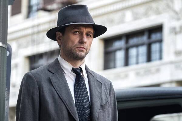 Matthew Rhys in "Perry Mason"