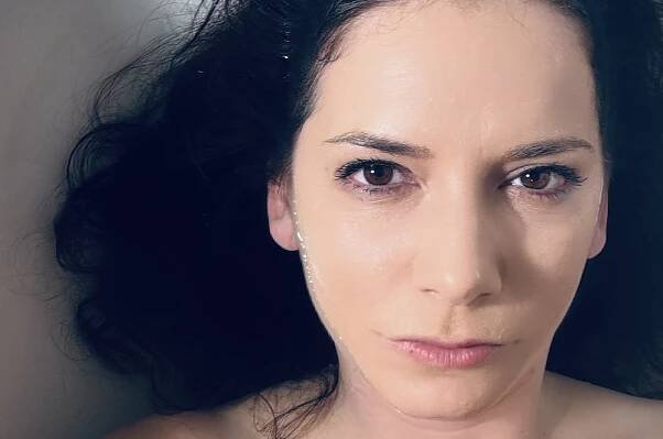 Dorota Nvotová vydáva nový singel Viem. Videoklip k nemu si natočila sama vo vani