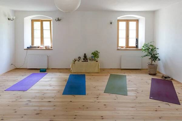 Punk yoga retreat | Barbora Ulrychová - UBARU photography